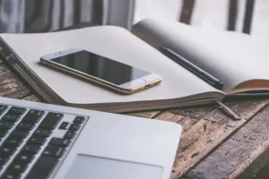 W jaki sposób chronić telefon przed uszkodzeniami?