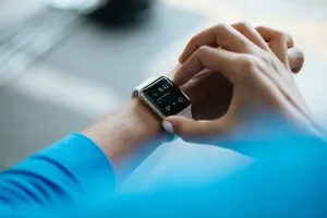 Czym jest i do czego można wykorzystać smartwatch?