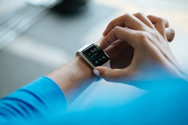 Czym jest i do czego można wykorzystać smartwatch?